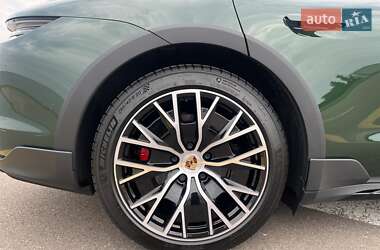 Универсал Porsche Taycan Cross Turismo 2024 в 