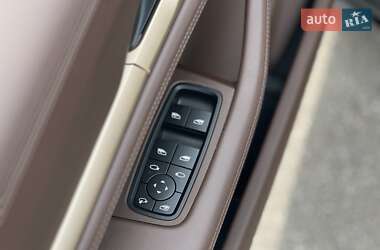 Универсал Porsche Taycan Cross Turismo 2024 в 