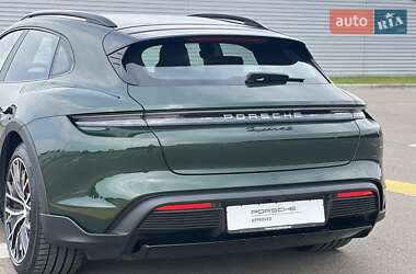 Универсал Porsche Taycan Cross Turismo 2024 в 