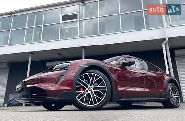 Универсал Porsche Taycan Cross Turismo 2021 в 