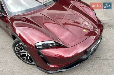 Универсал Porsche Taycan Cross Turismo 2021 в 