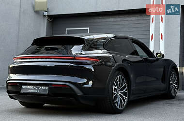 Универсал Porsche Taycan Cross Turismo 2023 в 