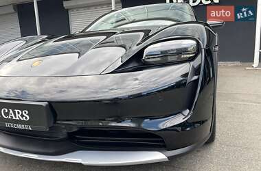 Универсал Porsche Taycan Cross Turismo 2023 в 