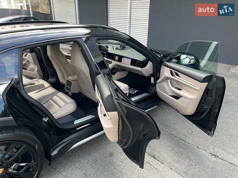 Універсал Porsche Taycan Cross Turismo 2023 в Києві фото 77 Універсал Porsche Taycan Cross Turismo 2023 в Києві