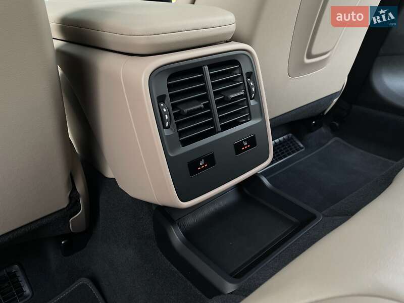 Універсал Porsche Taycan Cross Turismo 2023 в Києві фото 73 Універсал Porsche Taycan Cross Turismo 2023 в Києві