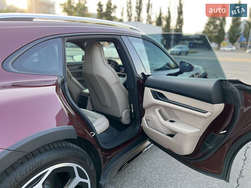 Універсал Porsche Taycan Cross Turismo 2021 в Києві
