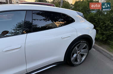 Универсал Porsche Taycan Cross Turismo 2021 в 