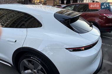 Универсал Porsche Taycan Cross Turismo 2021 в 