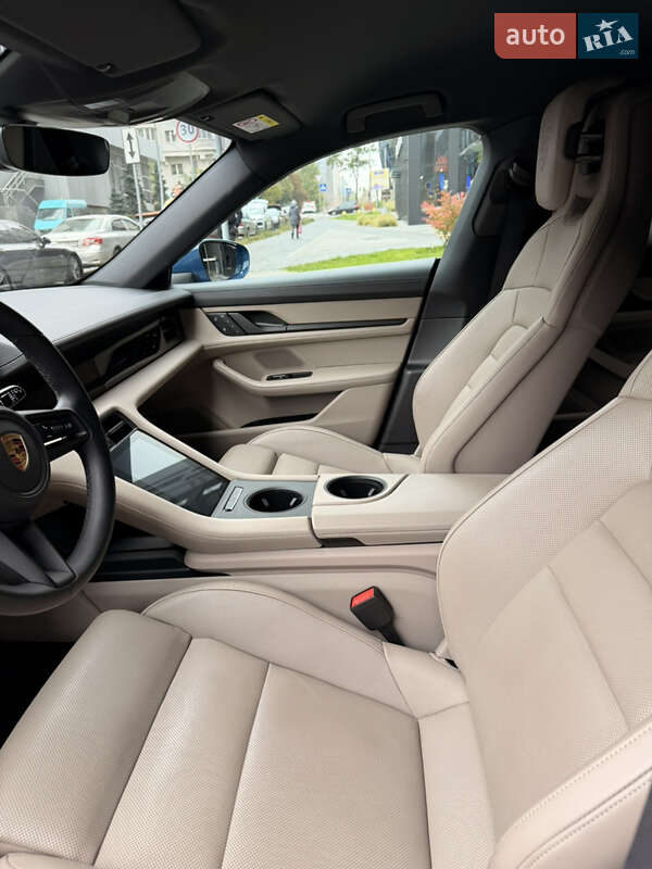 Универсал Porsche Taycan Cross Turismo 2023 в Киеве