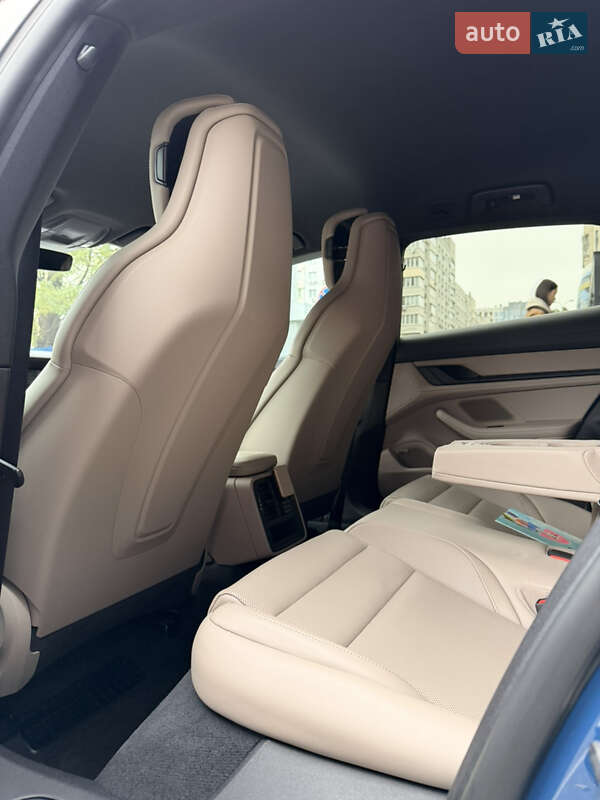 Универсал Porsche Taycan Cross Turismo 2023 в Киеве