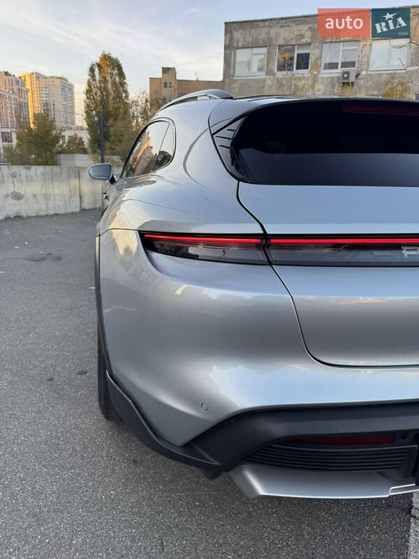 Седан Porsche Taycan Cross Turismo 2021 в Киеве фото 18 Седан Porsche Taycan Cross Turismo 2021 в Киеве