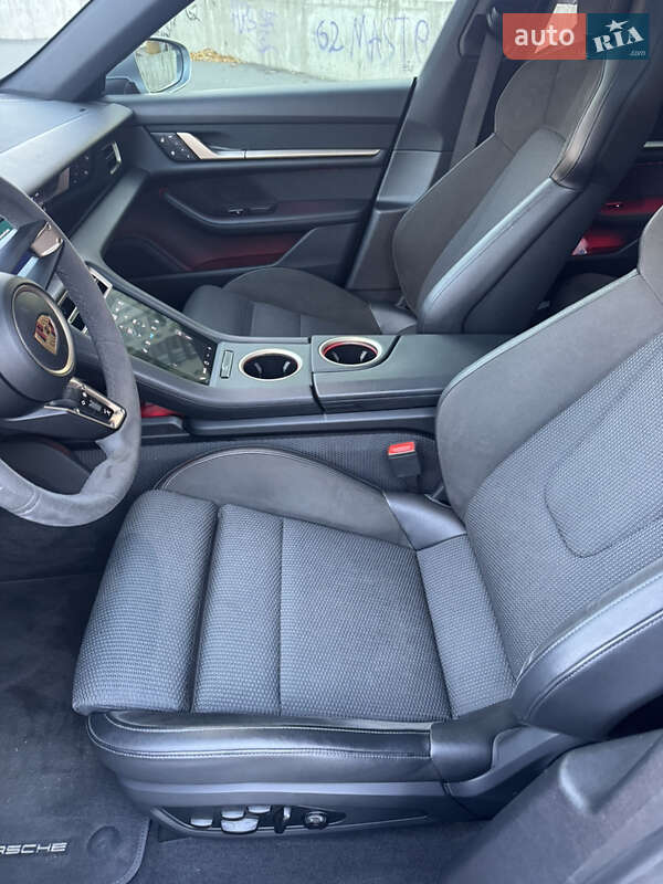 Седан Porsche Taycan Cross Turismo 2021 в Киеве фото 24 Седан Porsche Taycan Cross Turismo 2021 в Киеве