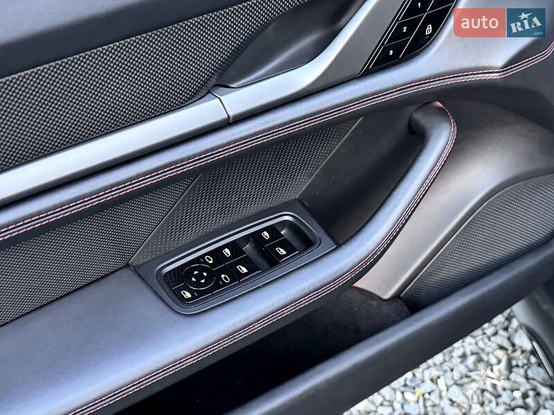 Універсал Porsche Taycan Cross Turismo 2021 в Києві