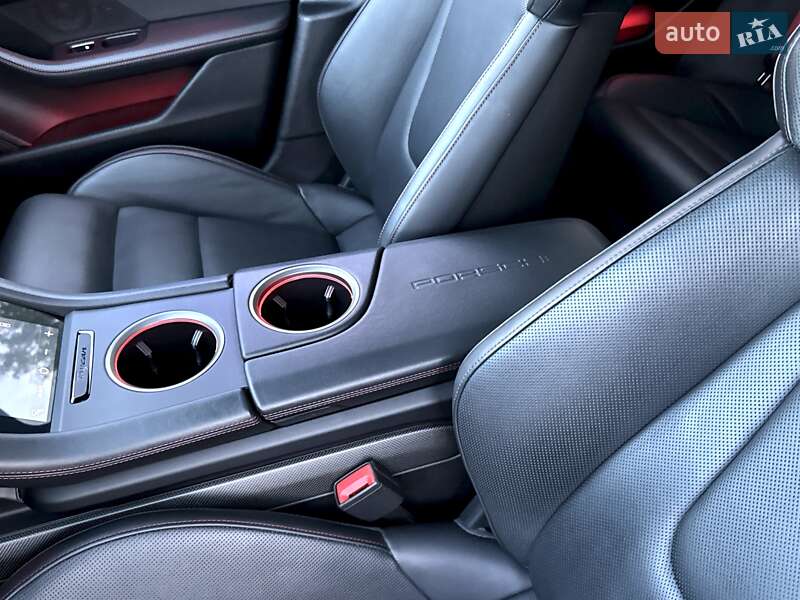 Універсал Porsche Taycan Cross Turismo 2021 в Києві