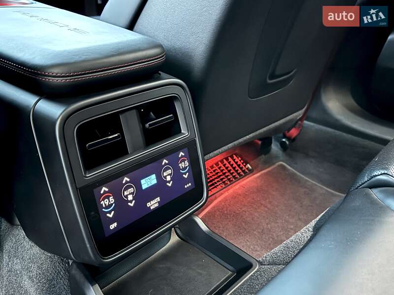 Універсал Porsche Taycan Cross Turismo 2021 в Києві