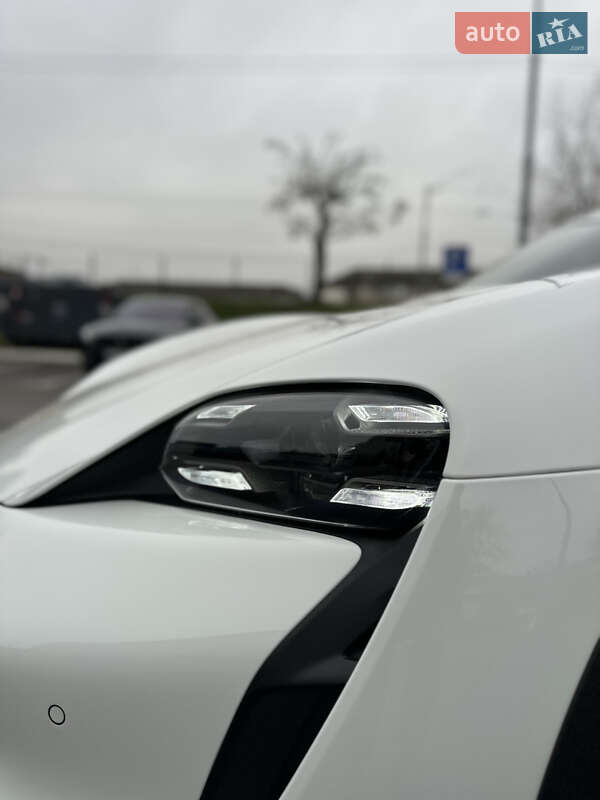 Универсал Porsche Taycan Cross Turismo 2021 в Киеве фото 17 Универсал Porsche Taycan Cross Turismo 2021 в Киеве