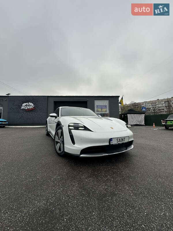 Универсал Porsche Taycan Cross Turismo 2021 в Киеве фото 32 Универсал Porsche Taycan Cross Turismo 2021 в Киеве