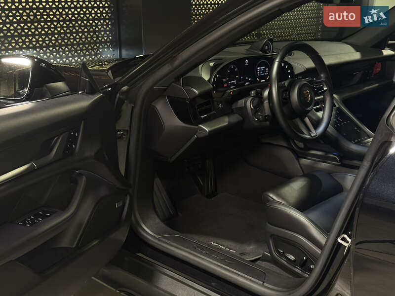 Универсал Porsche Taycan Cross Turismo 2021 в Луцке