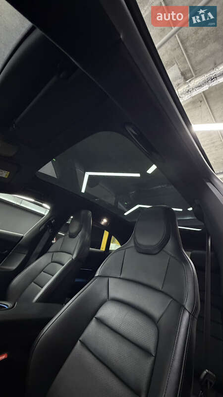 Универсал Porsche Taycan Cross Turismo 2022 в Киеве фото 6 Универсал Porsche Taycan Cross Turismo 2022 в Киеве