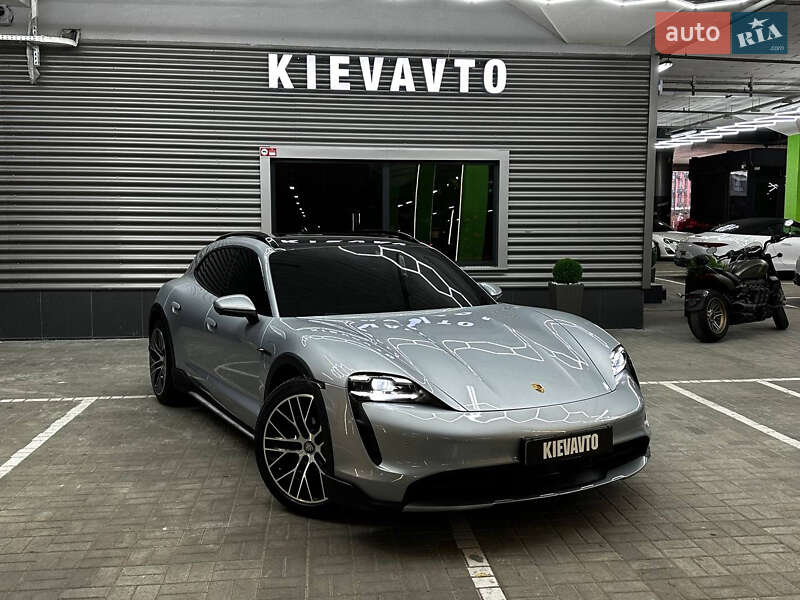 Porsche Taycan Cross Turismo 2021