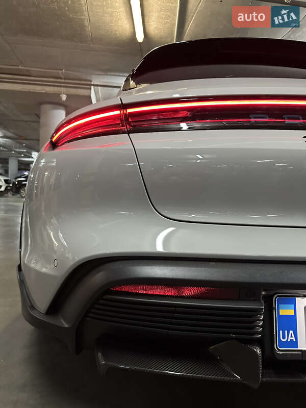 Универсал Porsche Taycan Cross Turismo 2023 в Киеве