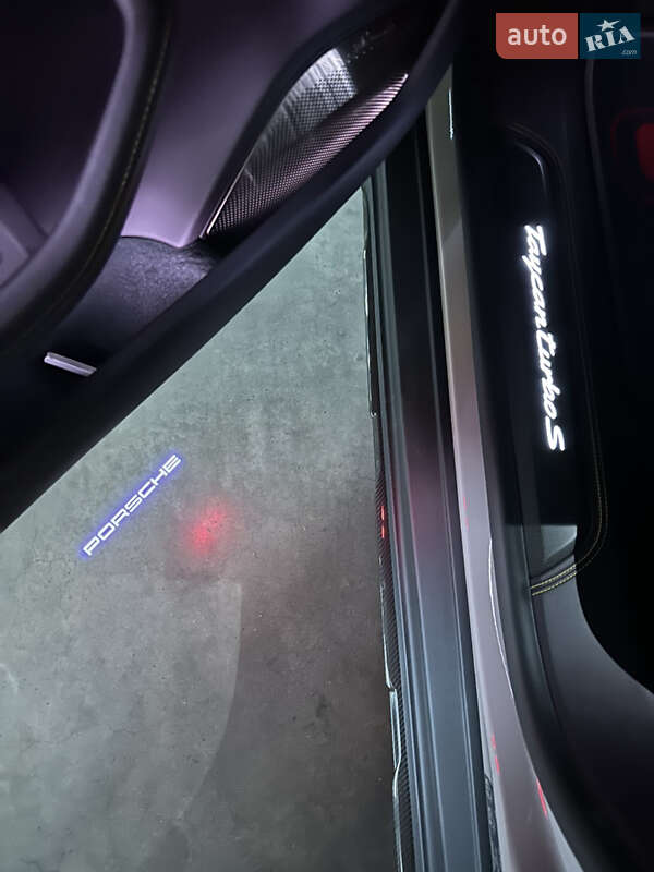Универсал Porsche Taycan Cross Turismo 2023 в Киеве