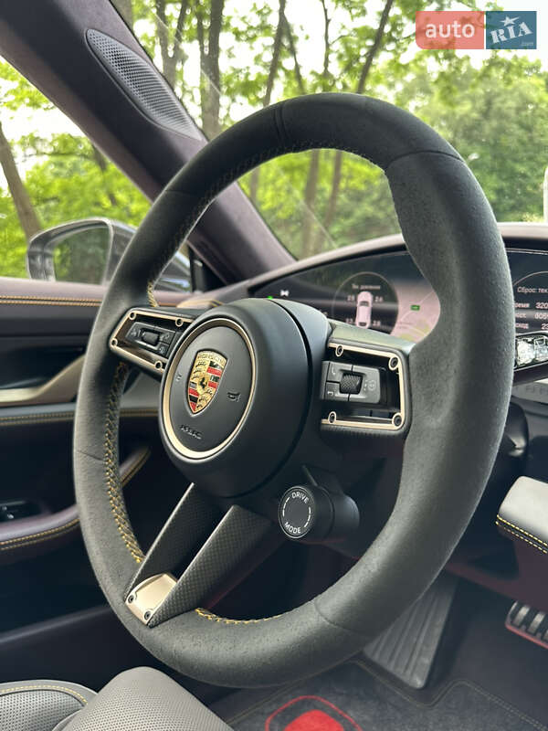 Универсал Porsche Taycan Cross Turismo 2023 в Киеве