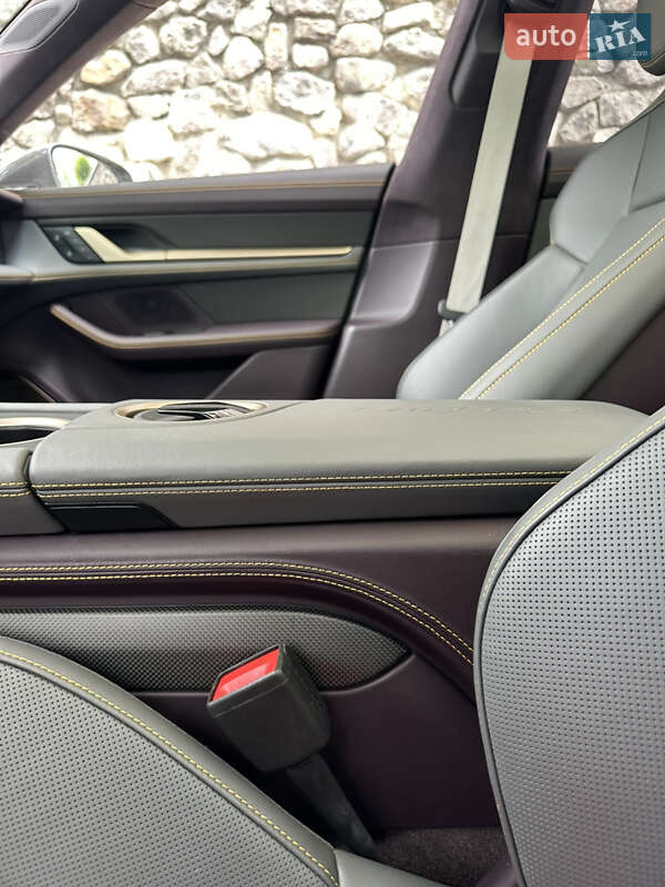 Универсал Porsche Taycan Cross Turismo 2023 в Киеве