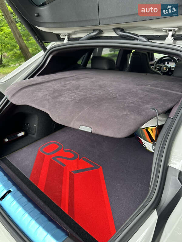 Универсал Porsche Taycan Cross Turismo 2023 в Киеве