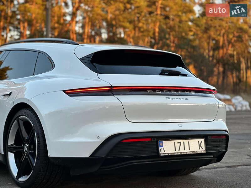 Універсал Porsche Taycan Sport Turismo 2023 в Києві фото 29 Універсал Porsche Taycan Sport Turismo 2023 в Києві