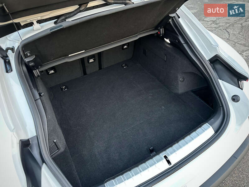 Універсал Porsche Taycan Sport Turismo 2023 в Києві фото 34 Універсал Porsche Taycan Sport Turismo 2023 в Києві