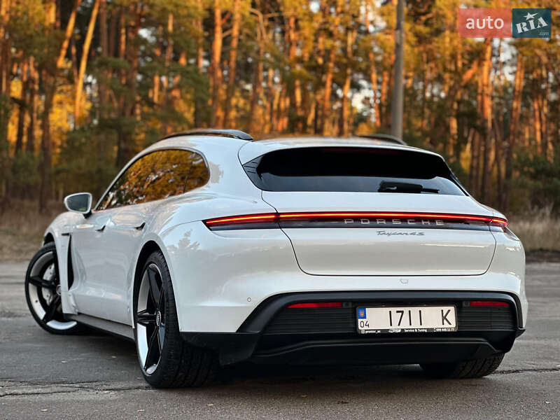 Універсал Porsche Taycan Sport Turismo 2023 в Києві фото 39 Універсал Porsche Taycan Sport Turismo 2023 в Києві