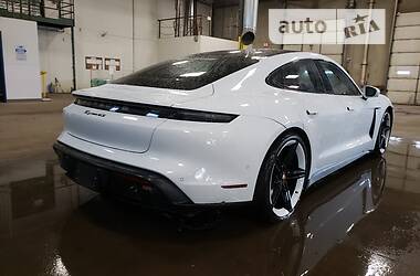Седан Porsche Taycan 2020 в 