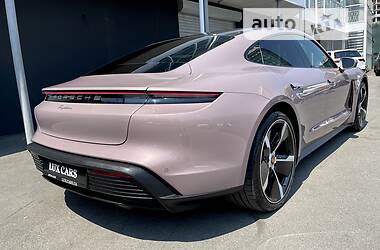 Седан Porsche Taycan 2020 в 