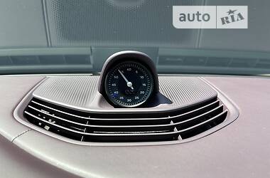 Седан Porsche Taycan 2020 в 