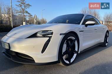 Седан Porsche Taycan 2020 в Дніпрі