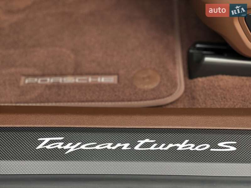 Седан Porsche Taycan 2021 в Одессе