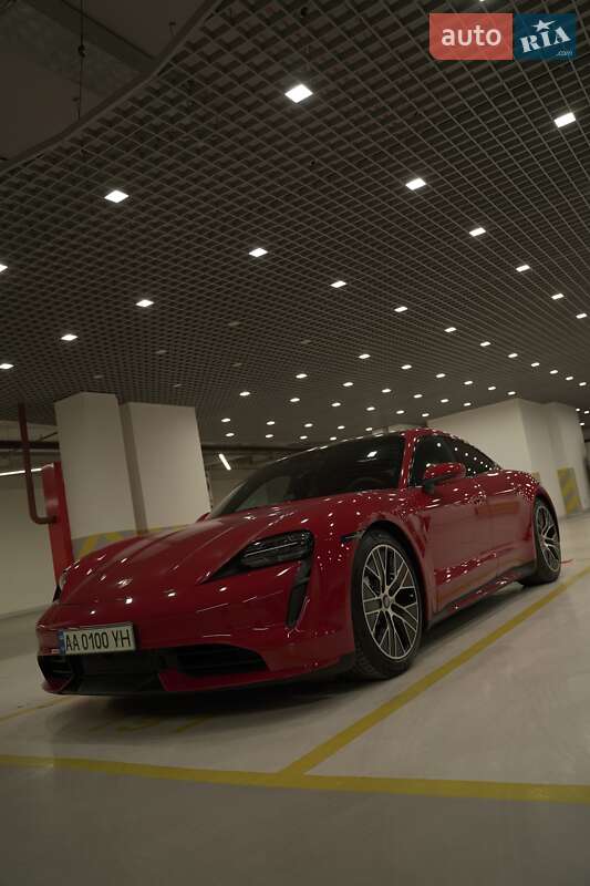 Седан Porsche Taycan 2020 в Киеве