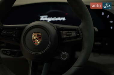 Седан Porsche Taycan 2020 в 