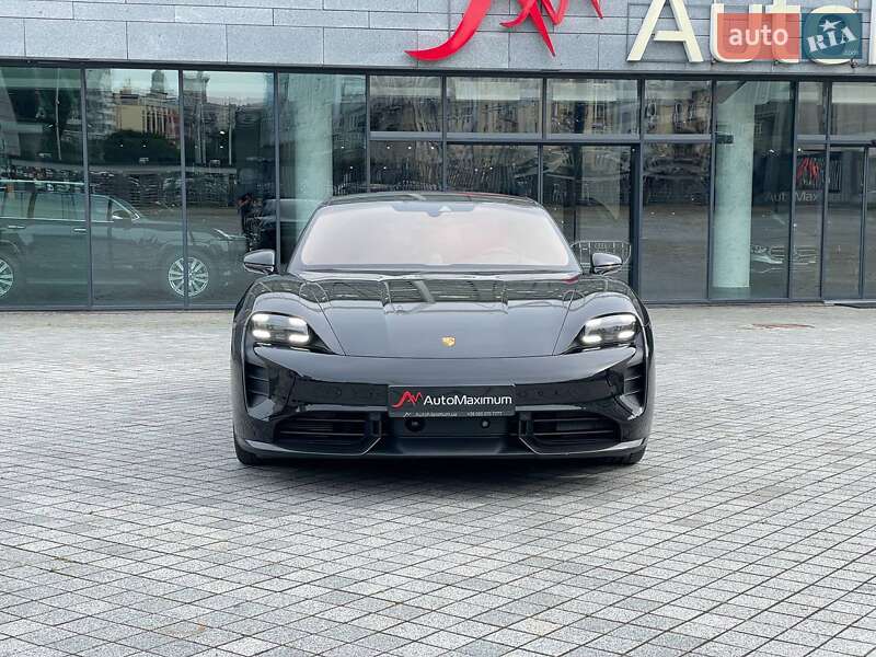Седан Porsche Taycan 2021 в Києві