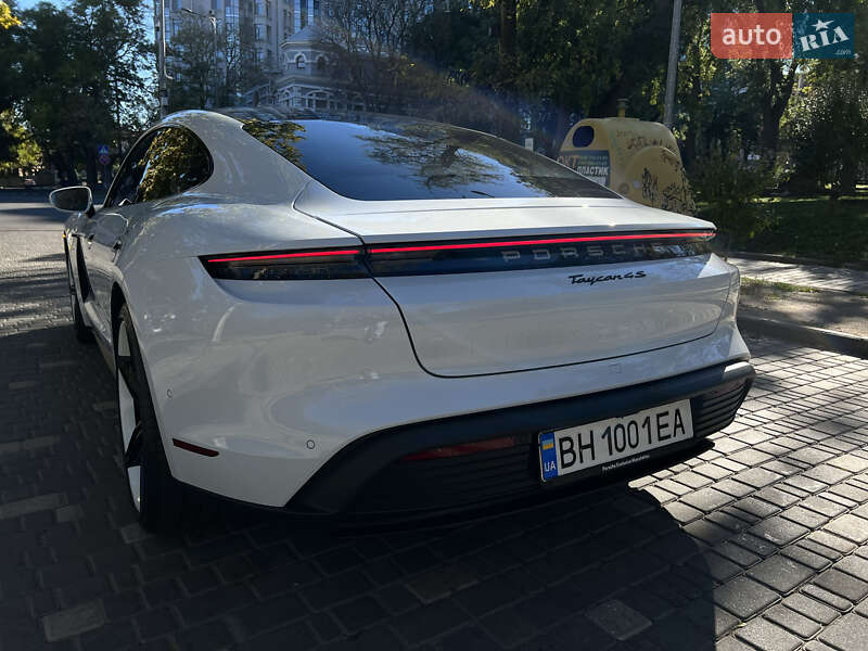 Седан Porsche Taycan 2020 в Одессе