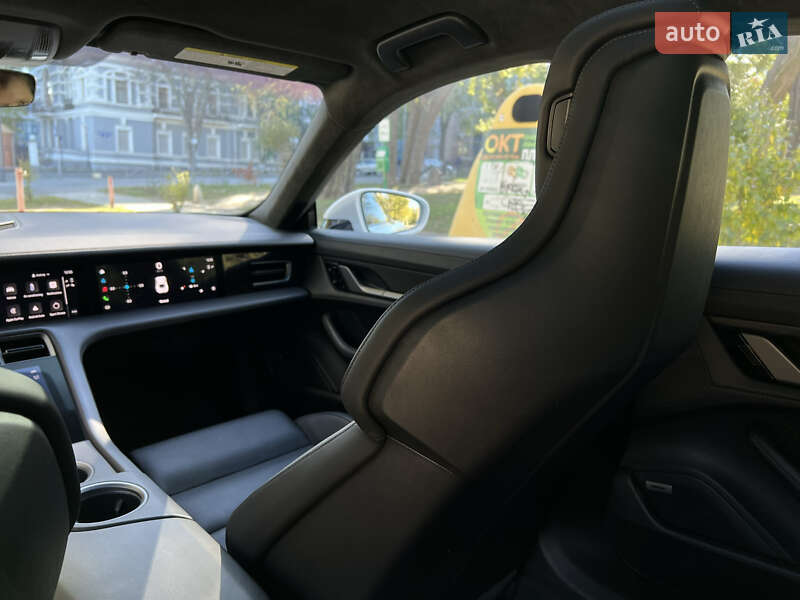 Седан Porsche Taycan 2020 в Одессе