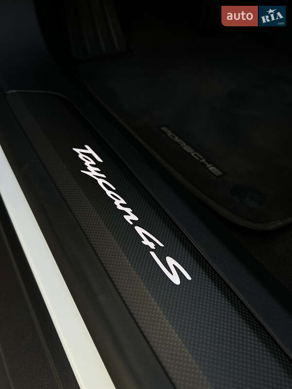 Седан Porsche Taycan 2020 в Одессе