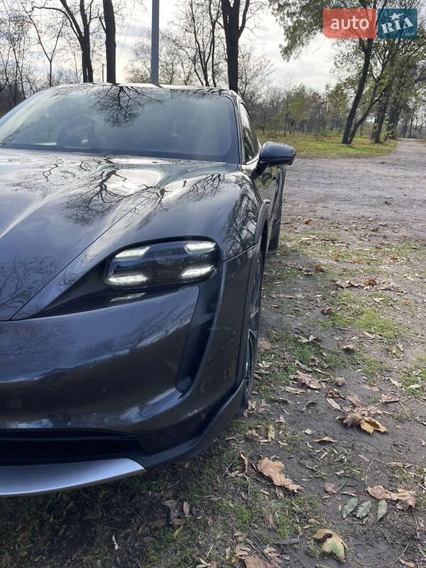 Седан Porsche Taycan 2021 в Кропивницком