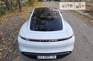 Седан Porsche Taycan 2021 в 