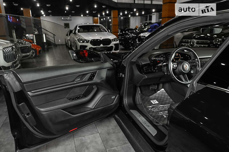 Седан Porsche Taycan 2020 в Одессе