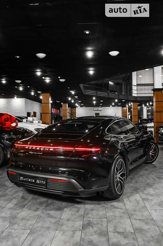 Седан Porsche Taycan 2020 в Одессе