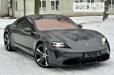 Седан Porsche Taycan 2021 в Києві