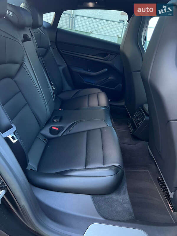 Седан Porsche Taycan 2023 в Киеве фото 18 Седан Porsche Taycan 2023 в Киеве