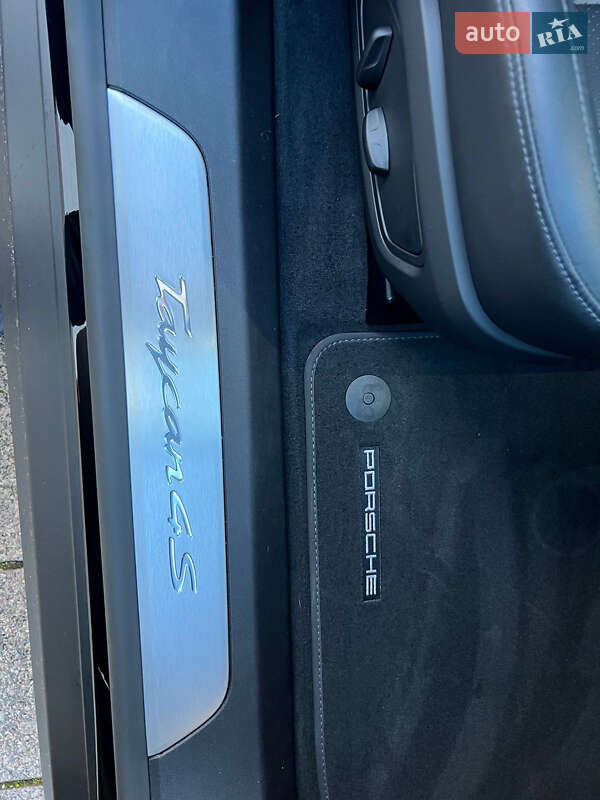 Седан Porsche Taycan 2023 в Киеве фото 21 Седан Porsche Taycan 2023 в Киеве